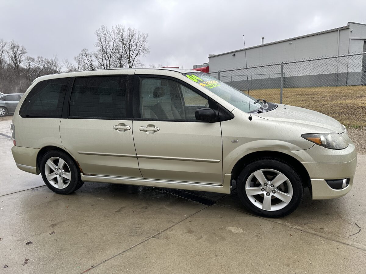 2004 Mazda MPV For Sale ES Minivan Mitchells Motors of Jackson Michigan