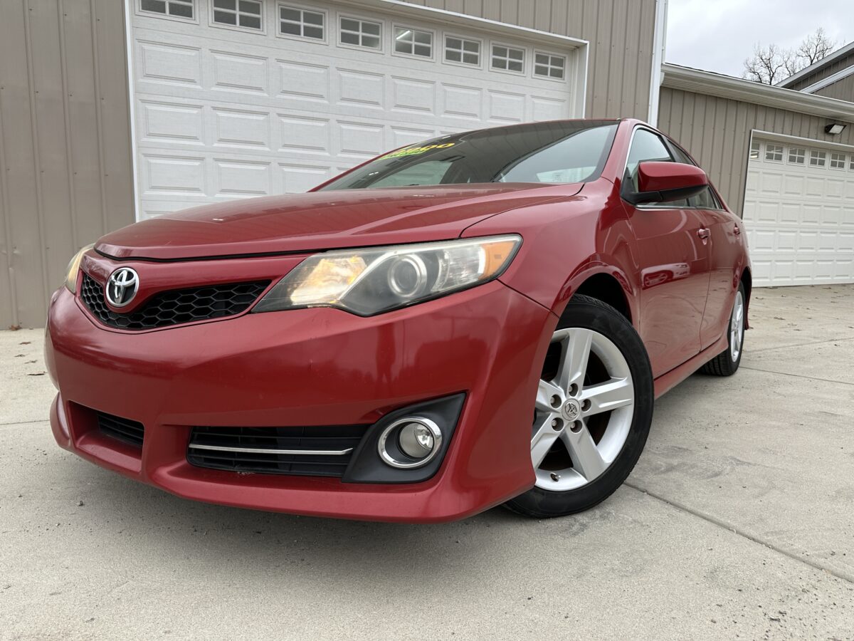 2012 Toyota Camry For Sale SE Sedan Mitchells Motors of Jackson Michigan