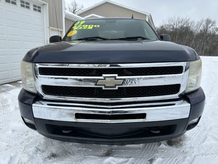 2009 Chevrolet Silverado 1500 For Sale Extended Cab LT 4WD - Image 2