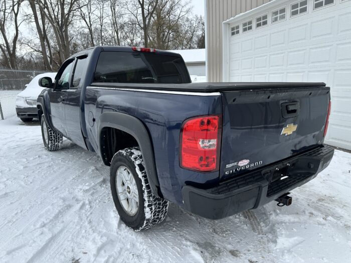 2009 Chevrolet Silverado 1500 For Sale Extended Cab LT 4WD - Image 8