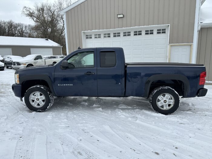 2009 Chevrolet Silverado 1500 For Sale Extended Cab LT 4WD - Image 9