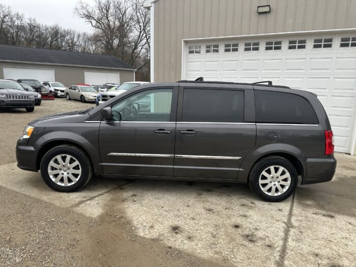 2016 Chrysler Town & Country For Sale Touring - Image 9