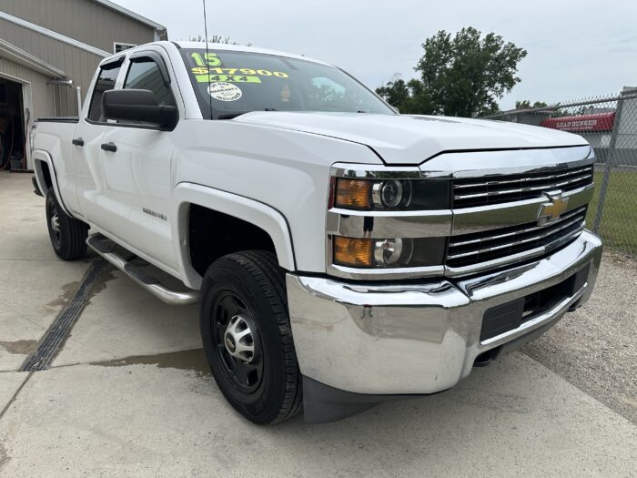 2015 Chevrolet Silverado 2500HD For Sale 4WD Double Cab Work Truck - Image 3