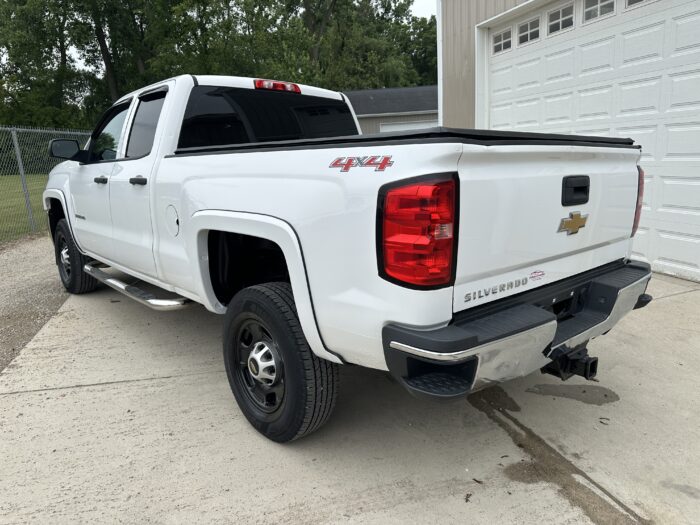 2015 Chevrolet Silverado 2500HD For Sale 4WD Double Cab Work Truck - Image 8
