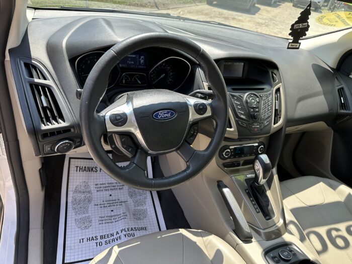 2012 Ford Focus For Sale SEL Hatchback - Image 12
