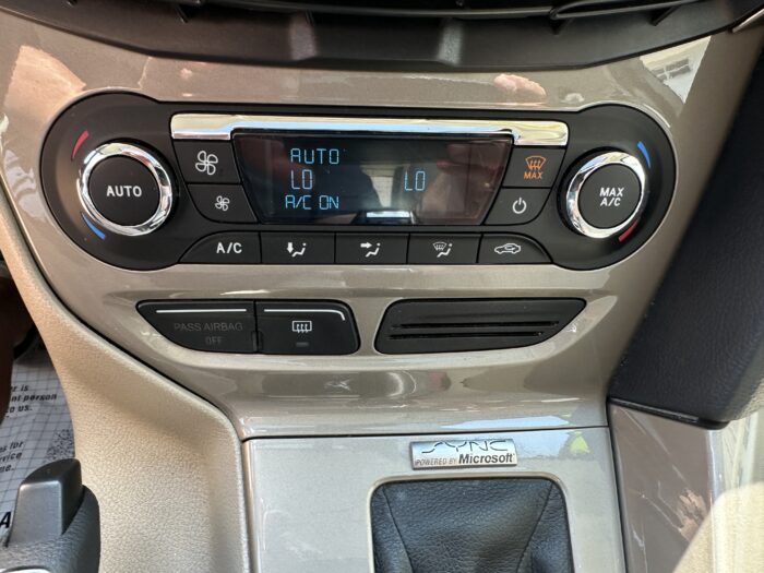 2012 Ford Focus For Sale SEL Hatchback - Image 15