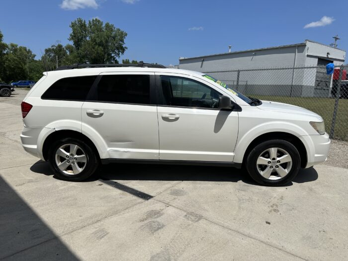 2009 Dodge Journey For Sale SXT FWD 3rd Row - Image 4