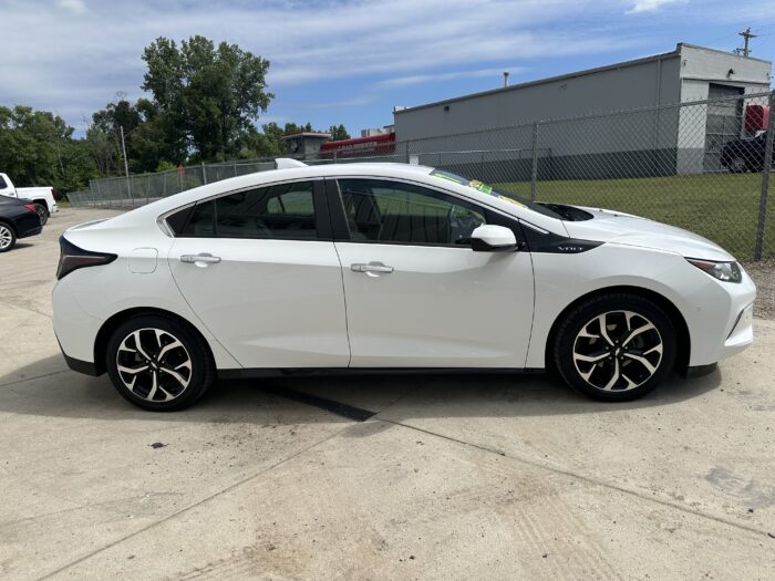 2017 Chevrolet Volt For Sale Premier Hybrid - Image 4
