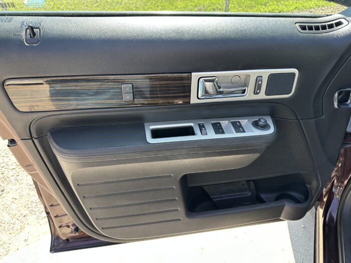 2010 Lincoln MKX For Sale FWD SUV - Image 11