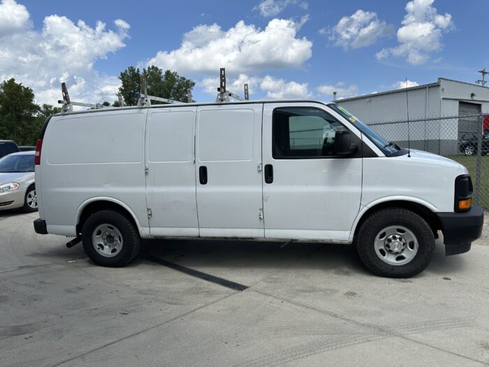 2017 Chevrolet Express 2500 Cargo Van For Sale With Industrial Power Washer - Image 4