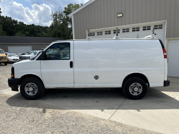 2017 Chevrolet Express 2500 Cargo Van For Sale With Industrial Power Washer - Image 12