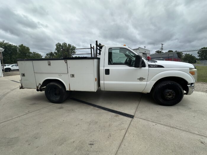 2011 Ford F-350 For Sale XL Regular Cab Dually Utility Truck 6.7L Super Duty Diesel - Image 4
