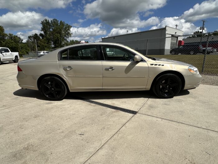 2008 Buick Lucerne For Sale CXS Loaded - Image 4