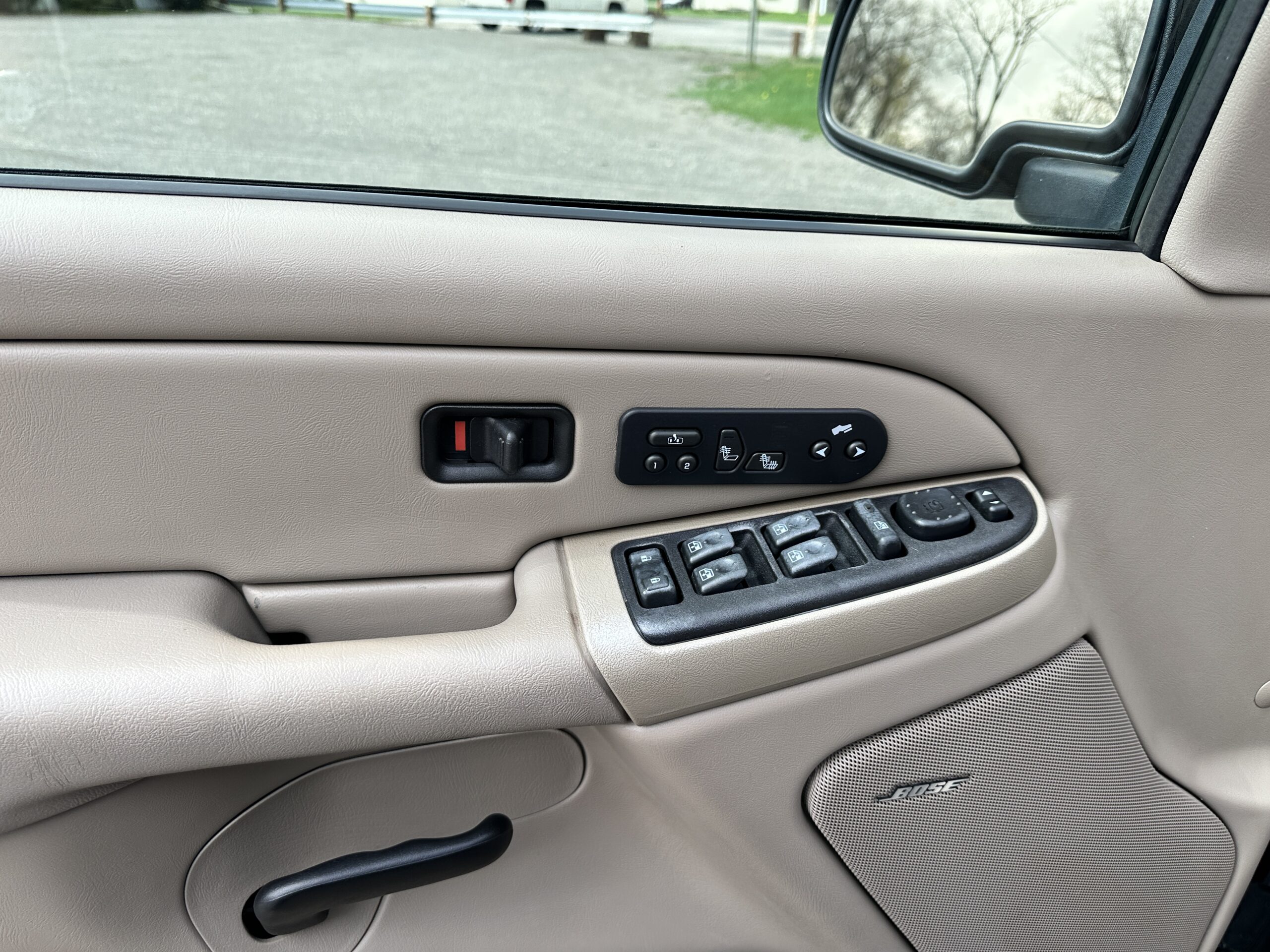2004 Chevrolet Tahoe For Sale LT Cheap Third Row - Image 11