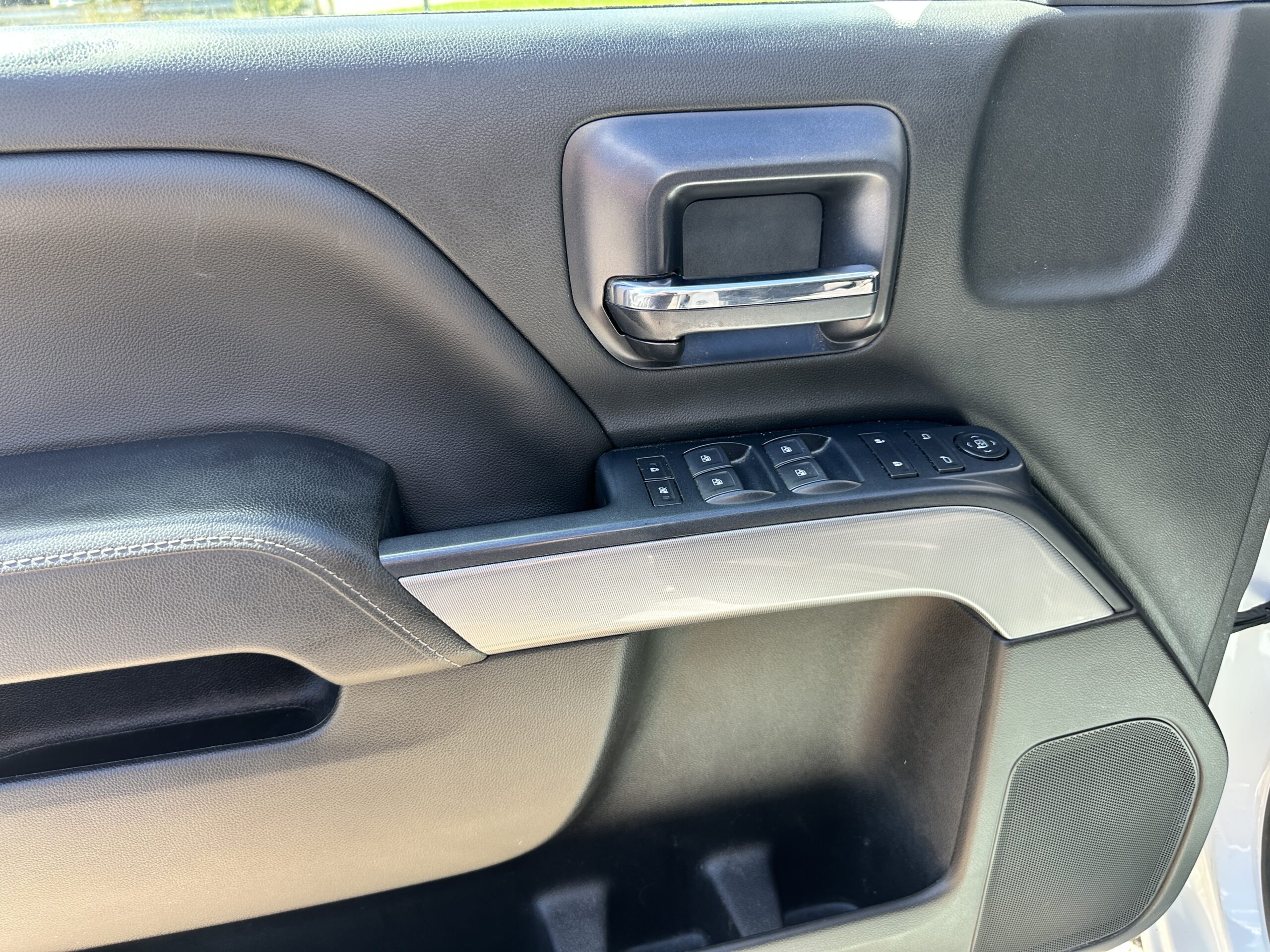 2018 Chevrolet Silverado 1500 For Sale Z71 LT Double Cab 4WD - Image 11