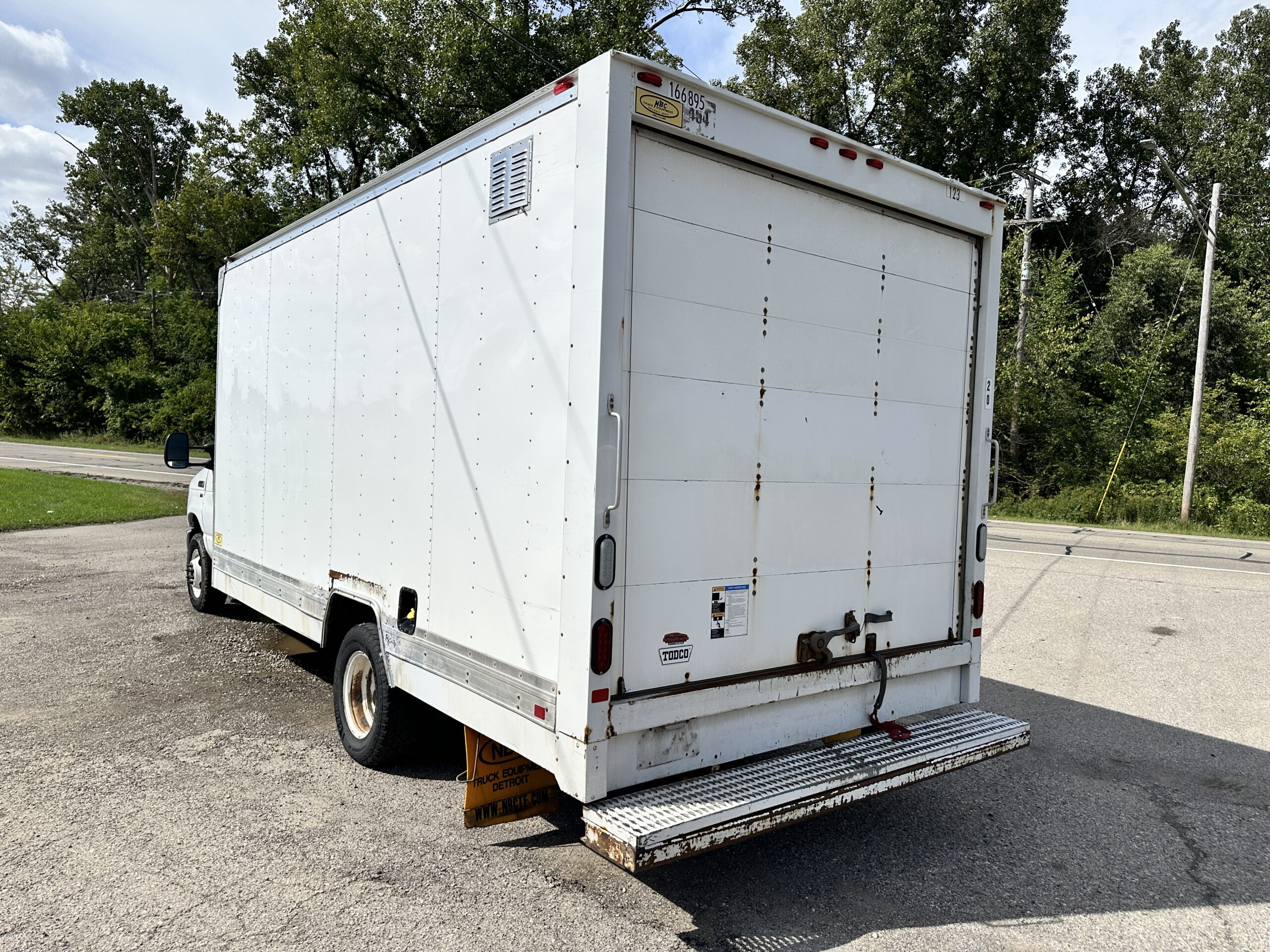 2016 Ford E350 For Sale Cutaway Regular Cab Box Truck 16β Box - Image 8
