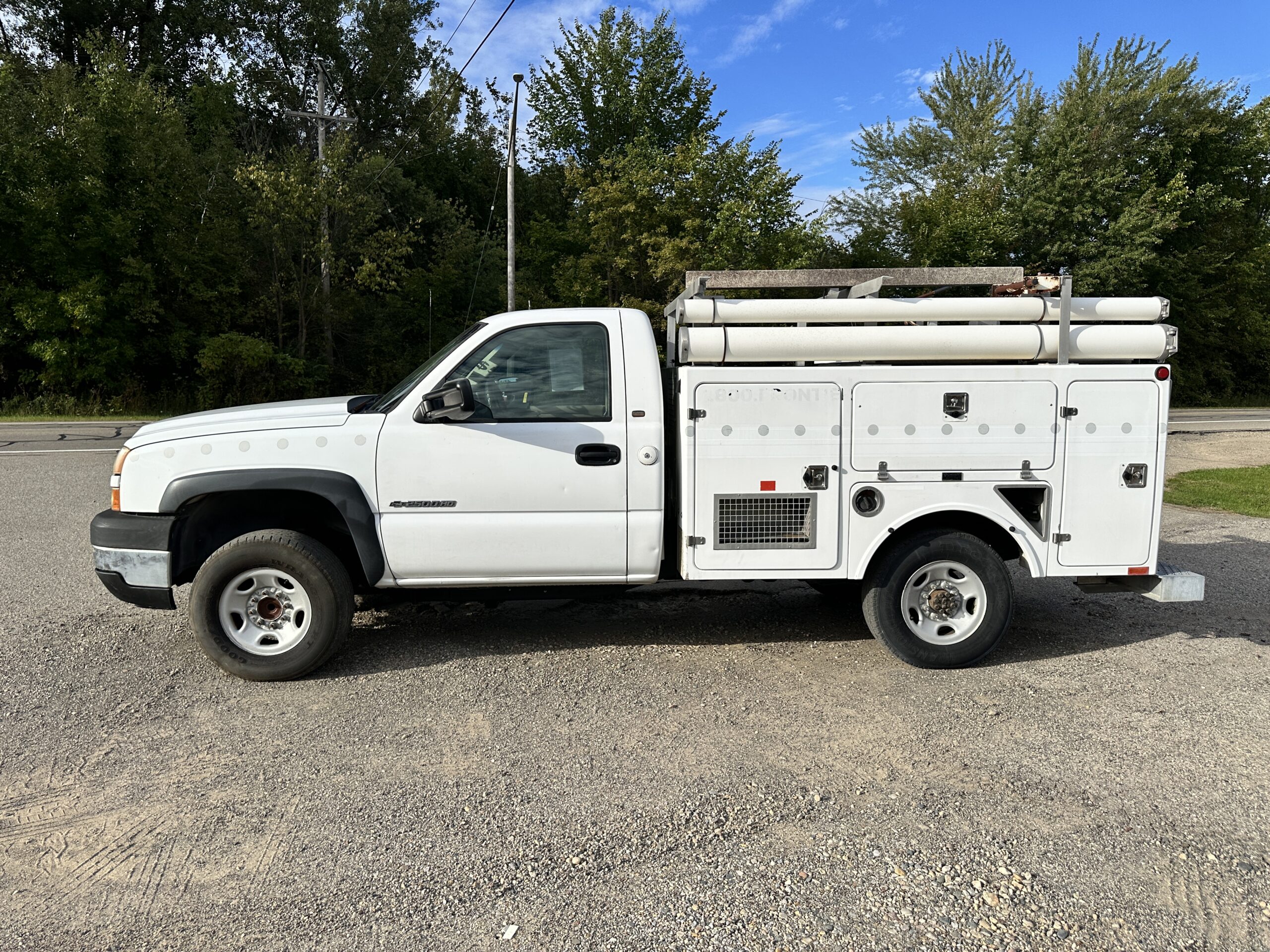 2005 Chevrolet Silverado 2500HD For Sale Regular Cab Utility 2WD - Image 9