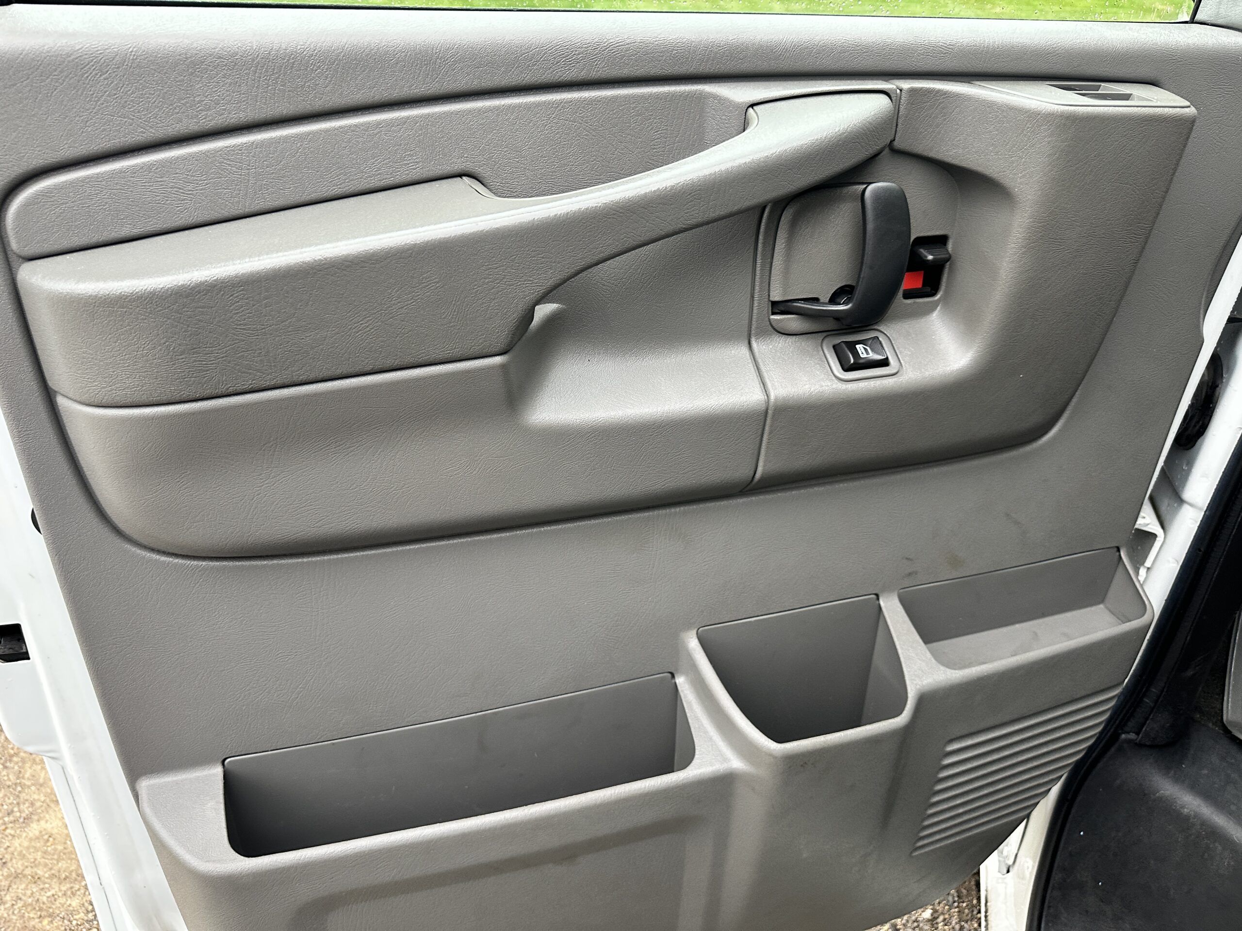 2012 Chevrolet Express 3500 For Sale LT Extended 12 Passenger Van - Image 12