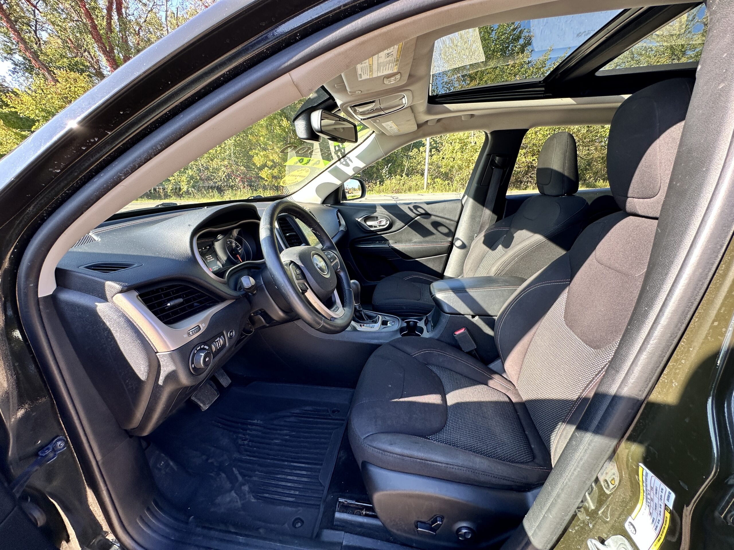 2016 Jeep Cherokee For Sale 75th Anniversary 4WD - Image 10