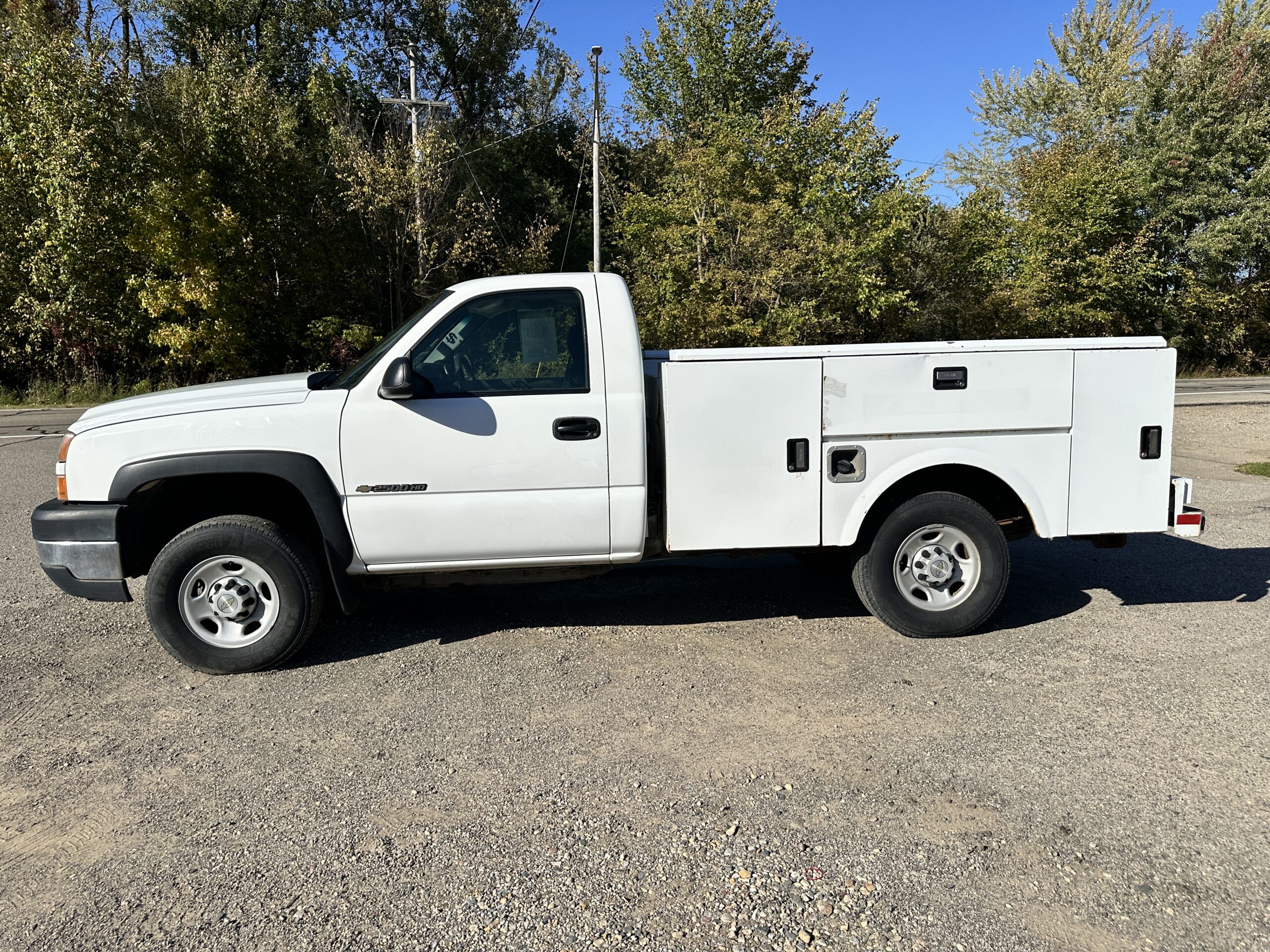 2007 Chevrolet Silverado 2500HD For Sale Regular Cab Utility 2WD Truck - Image 9