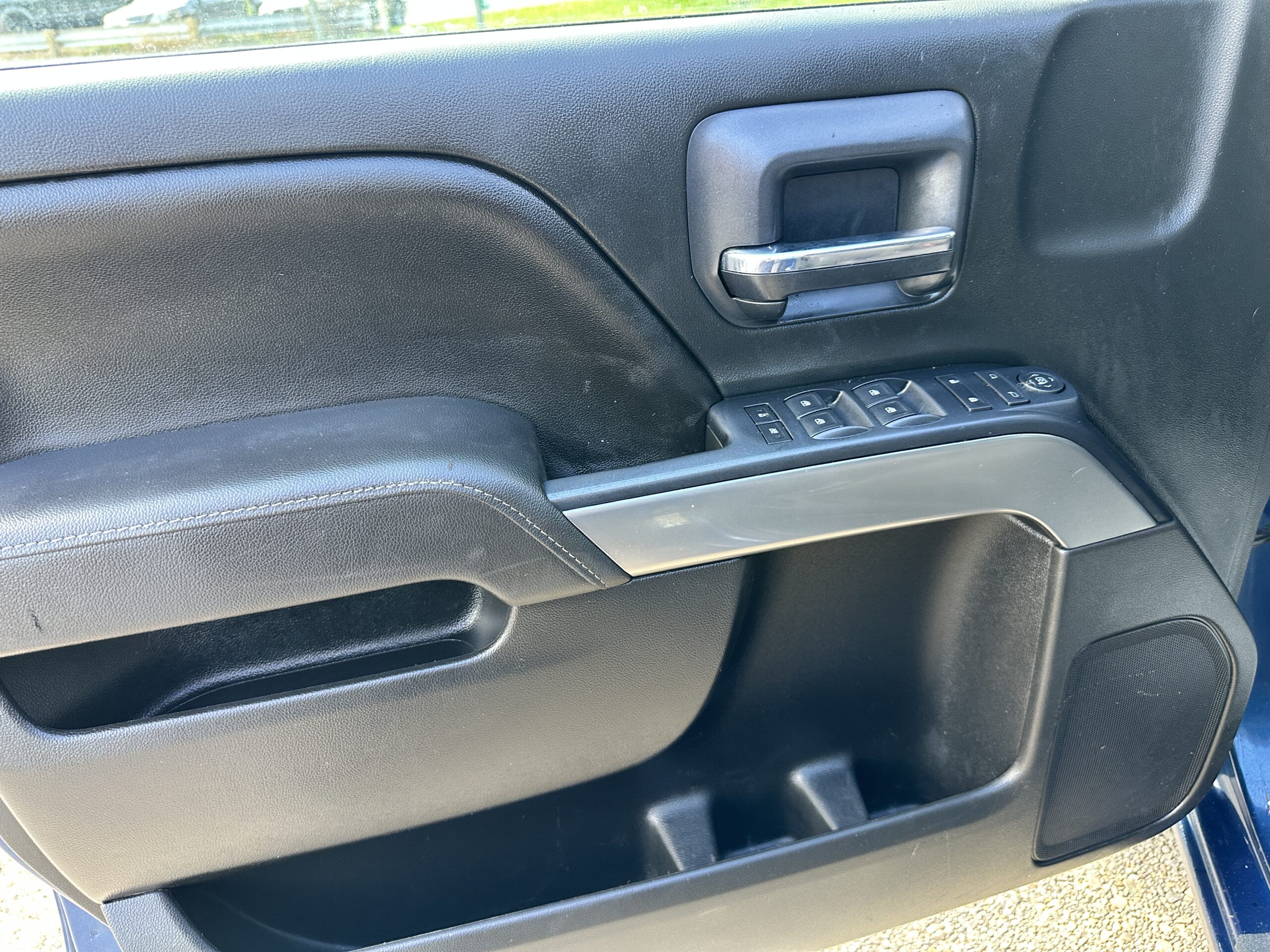 2016 Chevrolet Silverado For Sale 1500 LT Double Cab 4WD - Image 11